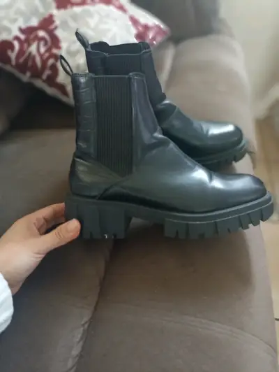Botines de cuero negro Alaniz con plataforma N°39 - miniatura 2