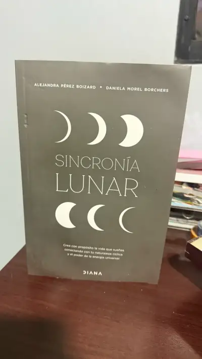 Libro Sincronía Lunar de Alejandra Pérez Boizard y Daniela Morel Borchers - miniatura 1