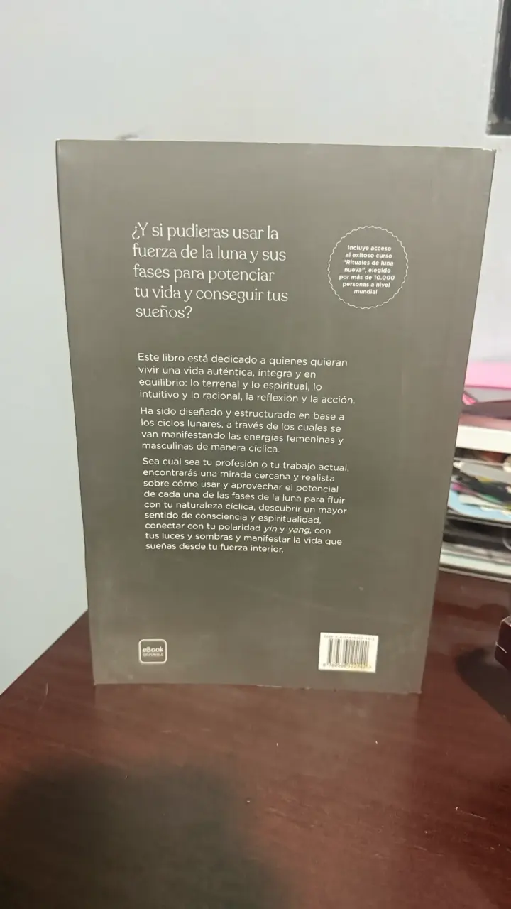 Libro Sincronía Lunar de Alejandra Pérez Boizard y Daniela Morel Borchers - 2