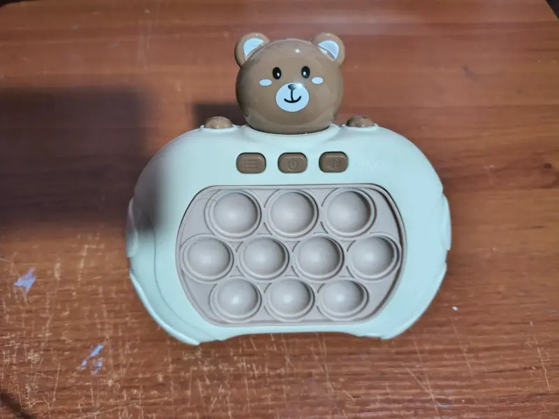 Juego interactivo para niños con diseño de oso - 1