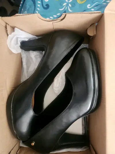 Zapatos de Tacón Negro Clásicos para Mujer - miniatura 1