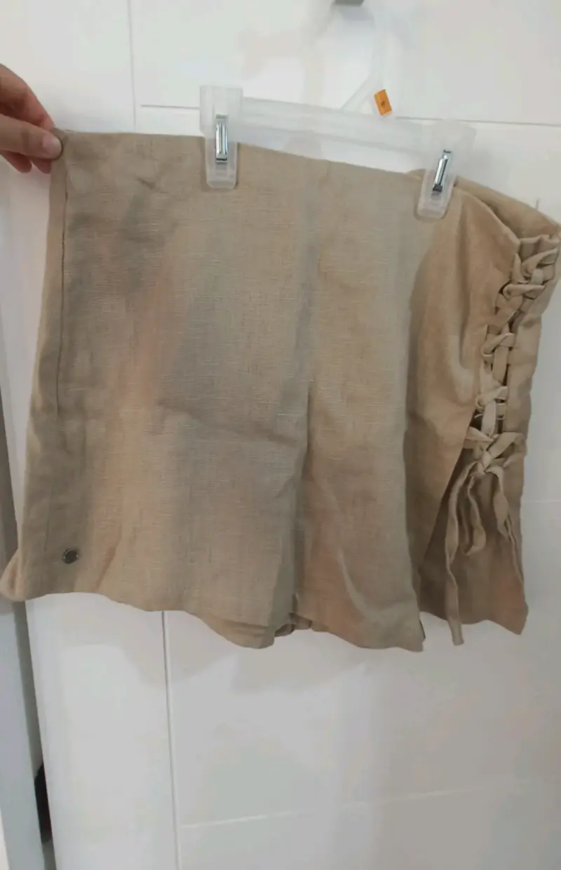 Shorts de lino beige con detalle lateral - 3