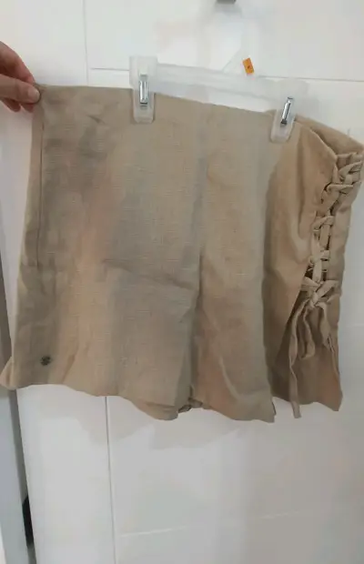 Shorts de lino beige con detalle lateral - miniatura 3
