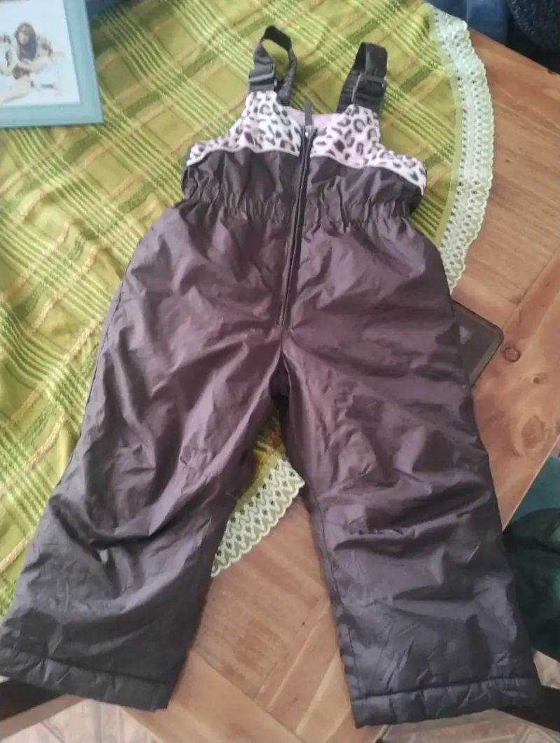 Pantalón de nieve infantil con estampado animal print