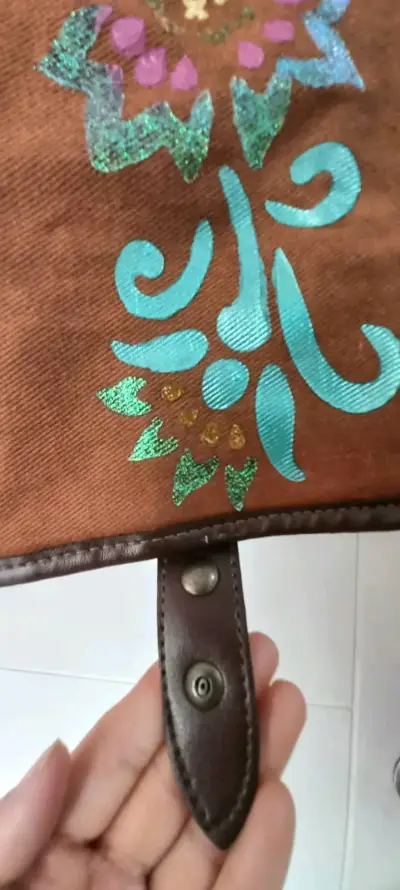 Bolso bandolera Guess floral marrón - miniatura 3