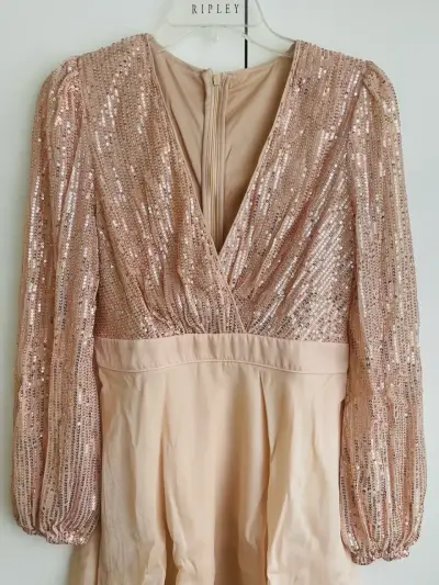 Vestido corto de lentejuelas rosa elegante - miniatura 2