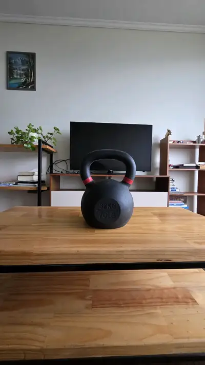 Kettlebell de 32 kg para entrenamiento - miniatura 1