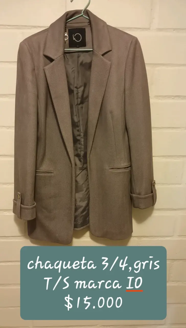 Chaqueta 3/4 gris marca IO talla S