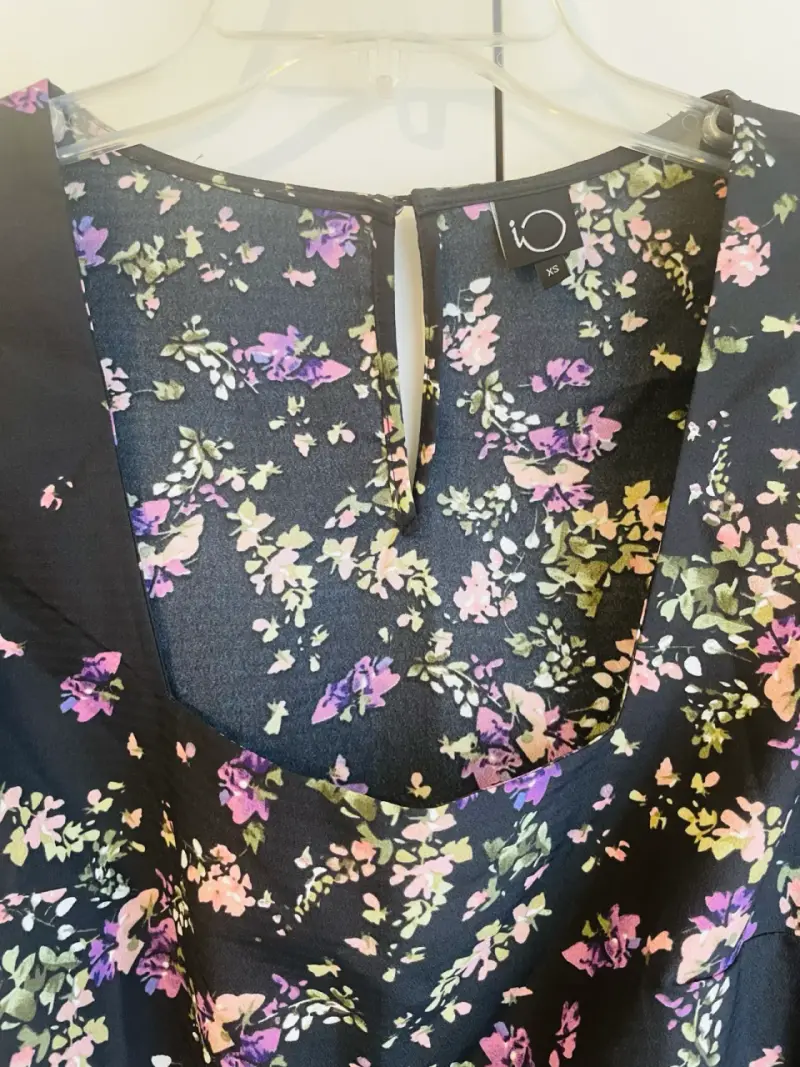 Blusa floral de manga larga iO - 2