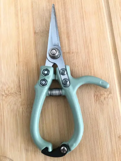 Tijeras de podar de jardín con mango ergonómico - miniatura 3