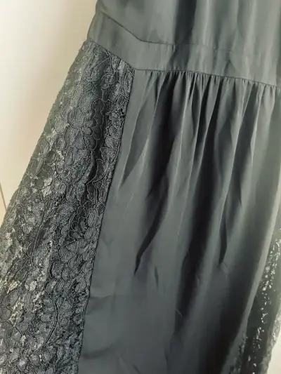 Vestido negro elegante con encaje ASH - miniatura 2