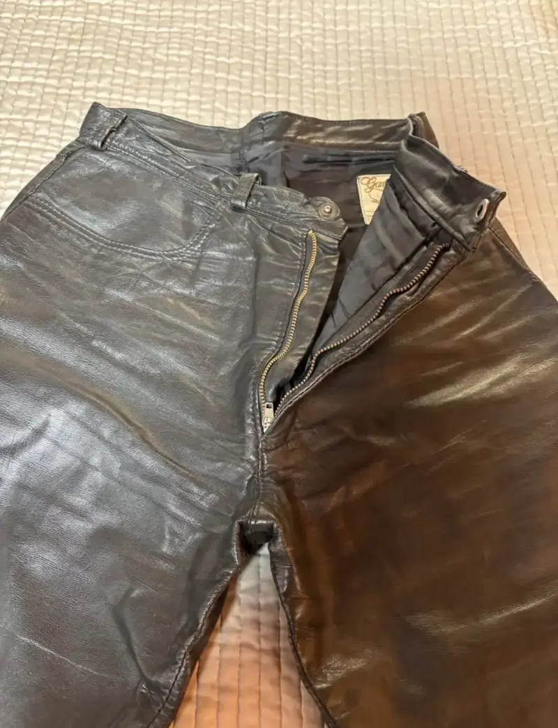 Pantalón de CUERO. - 3