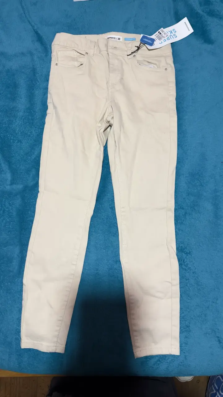 Pantalones beige pitillos talla 38 - 2