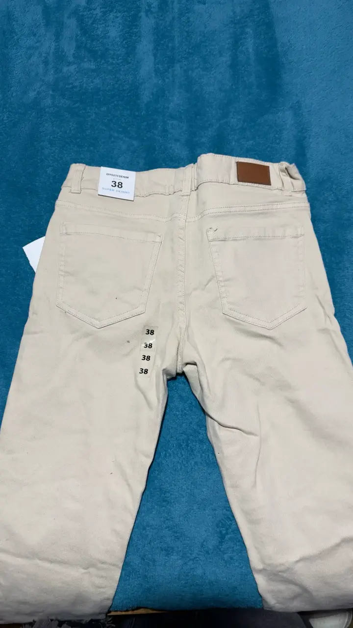 Pantalones beige pitillos talla 38 - 4