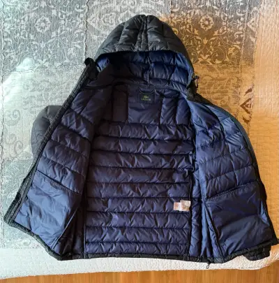 Chaqueta acolchada con capucha Lacoste negra - miniatura 3