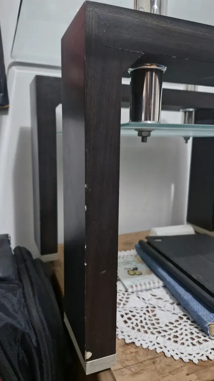 Mesa de centro de vidrio y metal moderna - 3