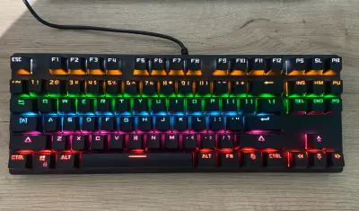 Teclado mecánico TKL - miniatura 1