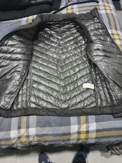 Chaqueta acolchada negra para hombre - miniatura 2