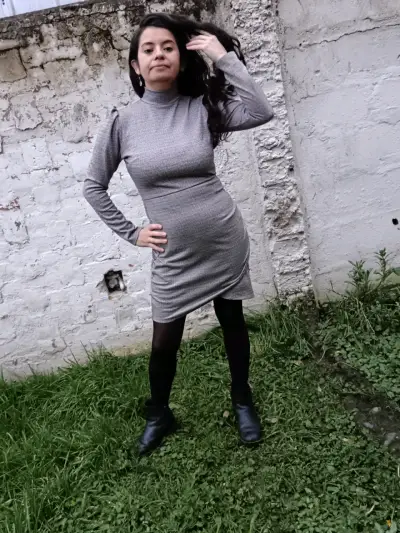 Vestido ajustado de manga larga en gris y negro - miniatura 1