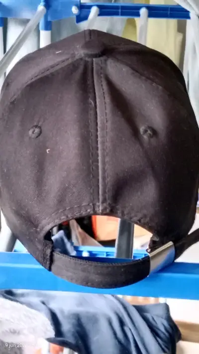 Gorra negra con logo NY ajustable - miniatura 2