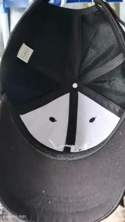 Gorra negra con logo NY ajustable - miniatura 3