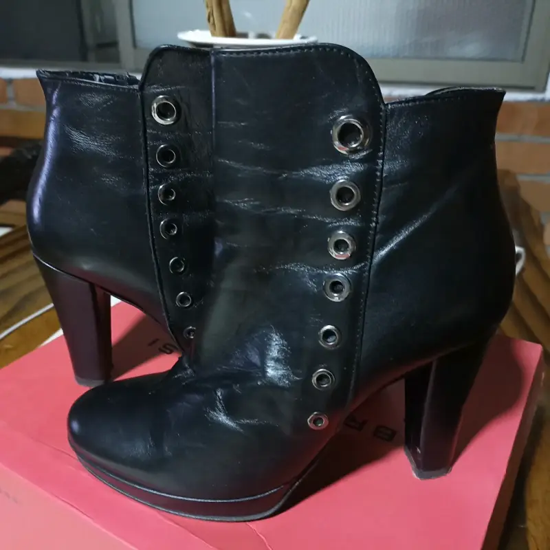 Botines de cuero negro con tacón alto - 4