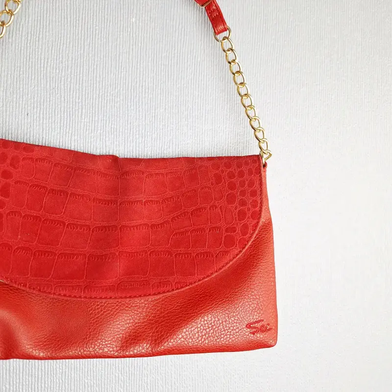 Cartera SEI roja de cuero con cadena dorada - 2