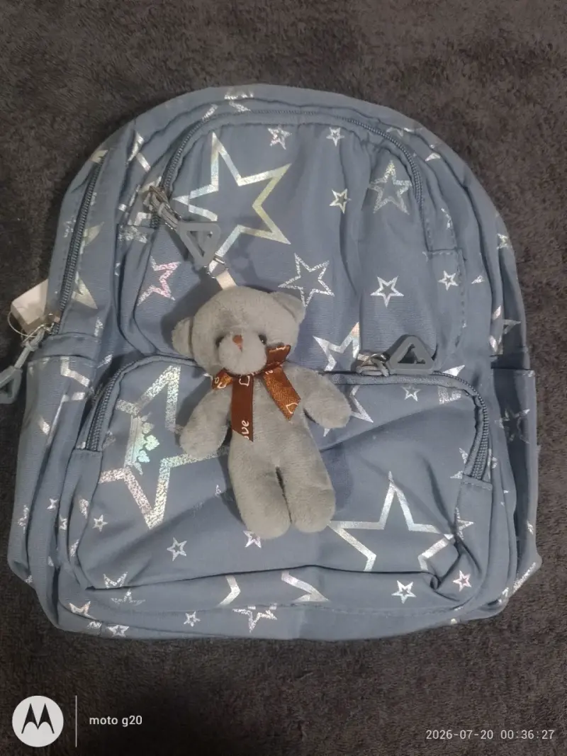 Mochila infantil con estampado de estrellas y llavero de oso - 2