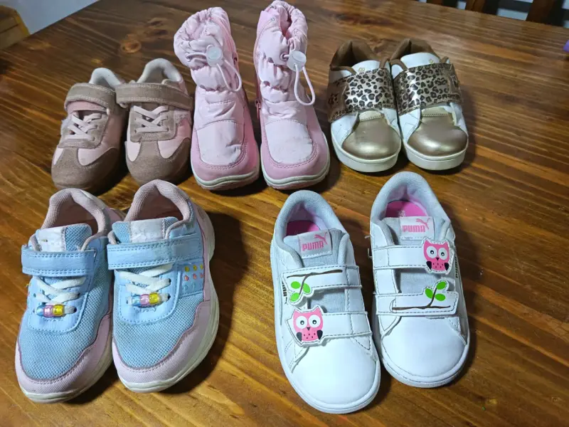 zapatillas y botas para niña