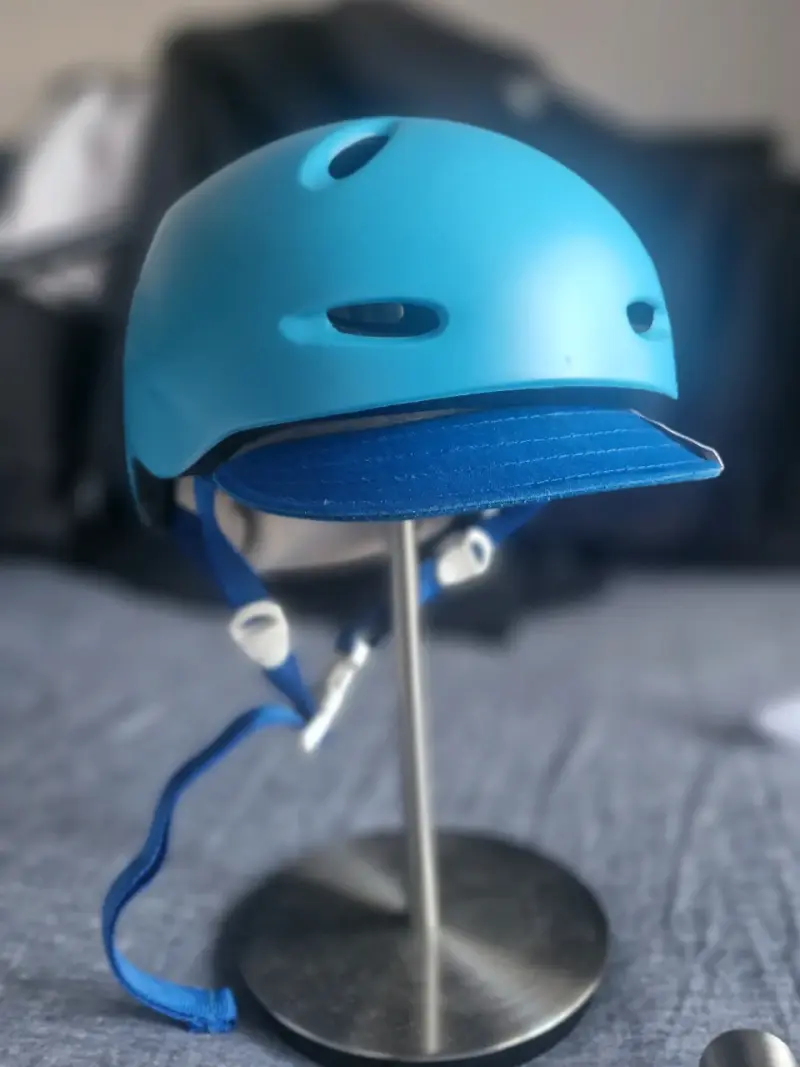 Casco de bicicleta azul Bern