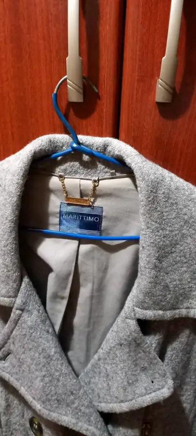 Abrigo gris Marittimo elegante y cálido - miniatura 1