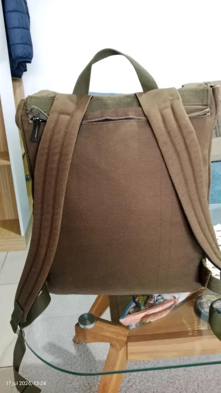 Mochila de lona verde con correas ajustables - 3