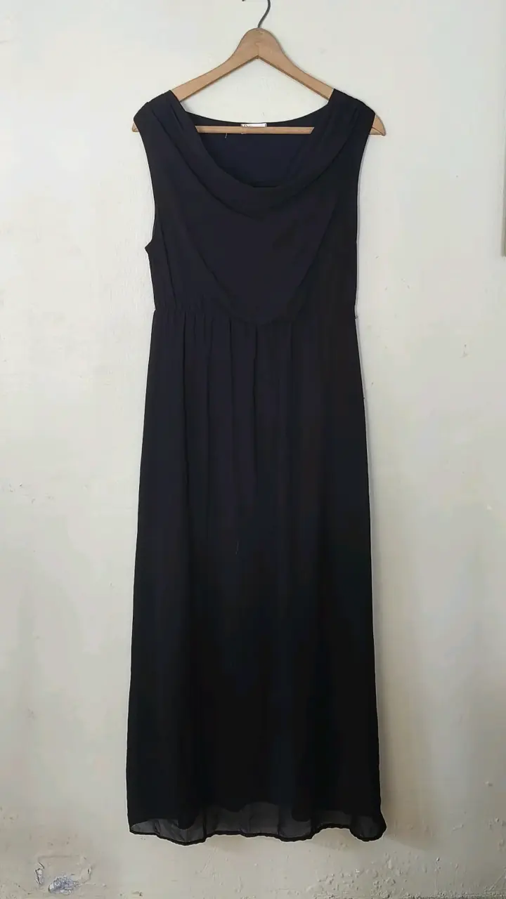 Vestido largo negro elegante para mujer
