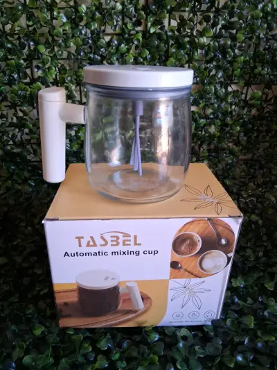 Taza mezcladora, miniplancha de pelo, espejos bote - miniatura 1