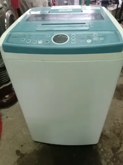 Lavadora automática de carga superior en buen estado - miniatura 1