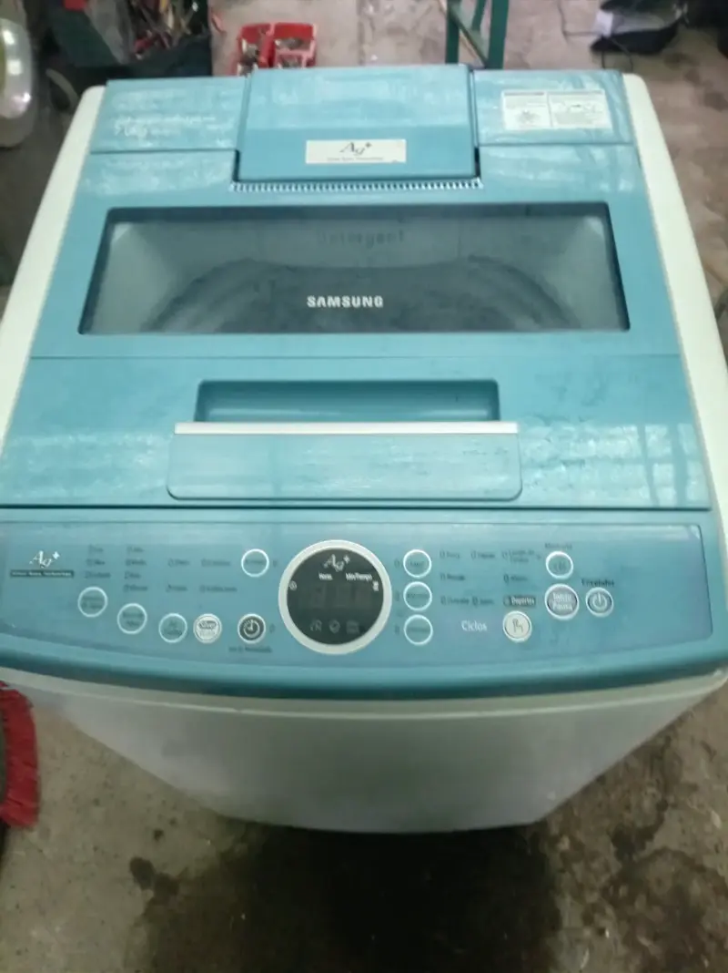 Lavadora automática de carga superior en buen estado - 2