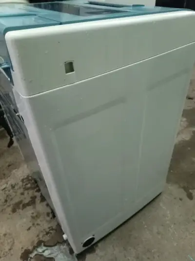 Lavadora automática de carga superior en buen estado - miniatura 5