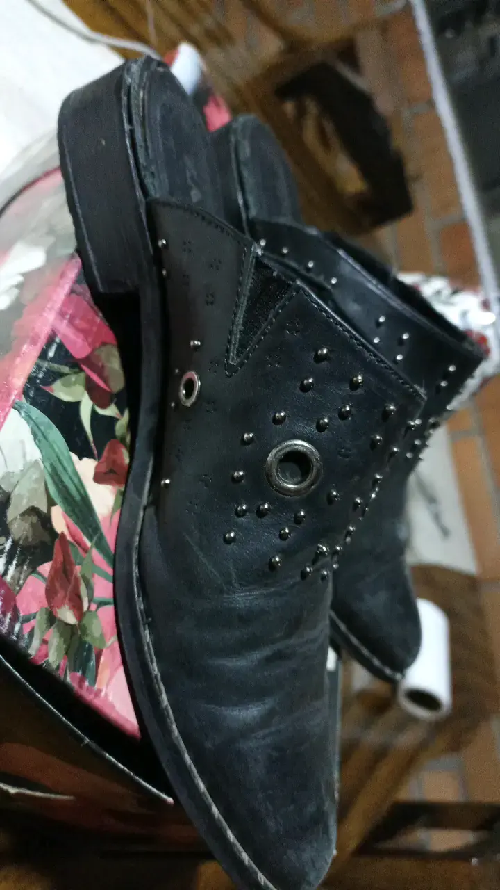 Zapatos de cuero negro con tachas - 3