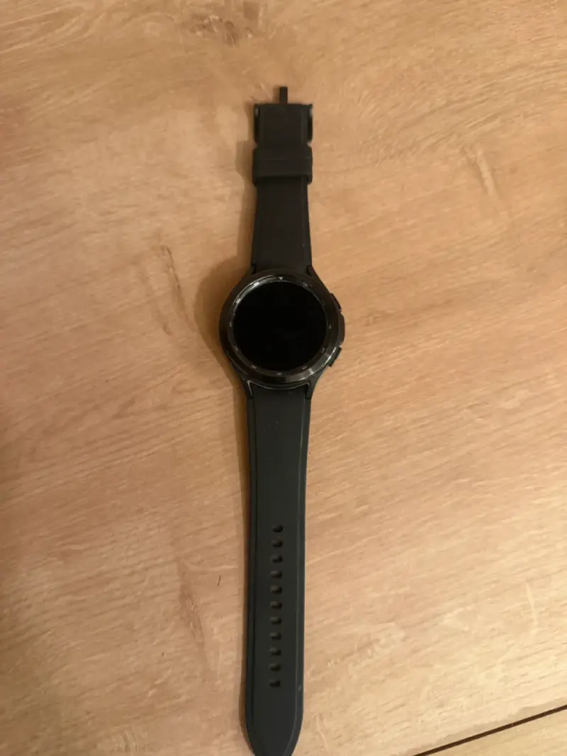 Reloj inteligente Samsung Galaxy negro con cargador - 1
