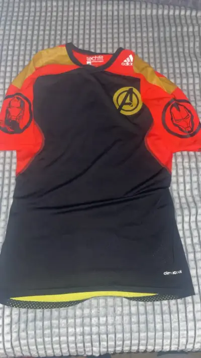 Polera Adidas Avengers Techfit Climalite - miniatura 2