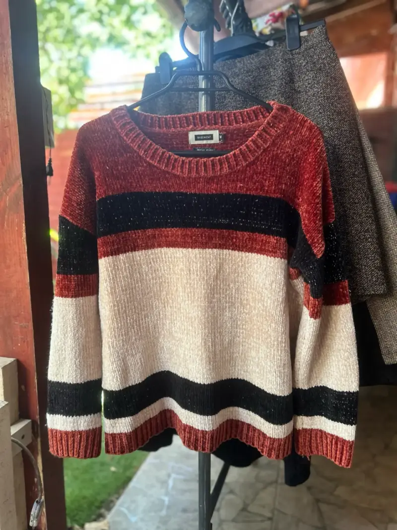 Suéter de rayas Basement para mujer