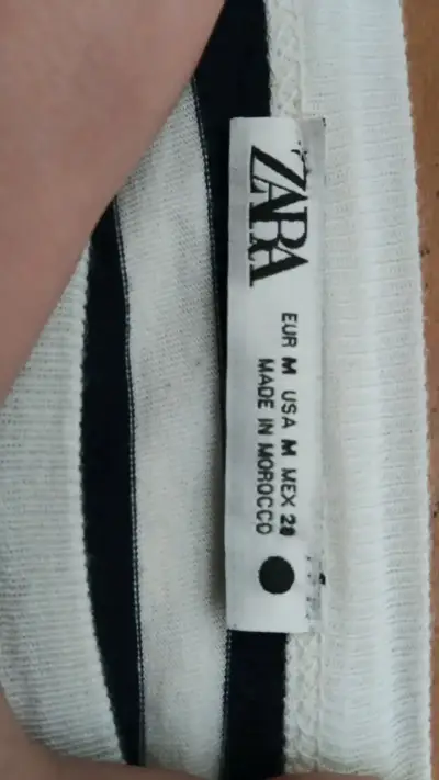 Polera a rayas blancas y negras Zara - miniatura 2