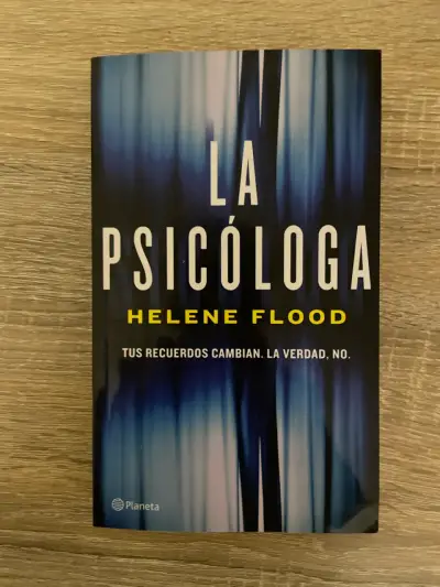 Libro 'La Psicóloga' de Helene Flood - miniatura 1