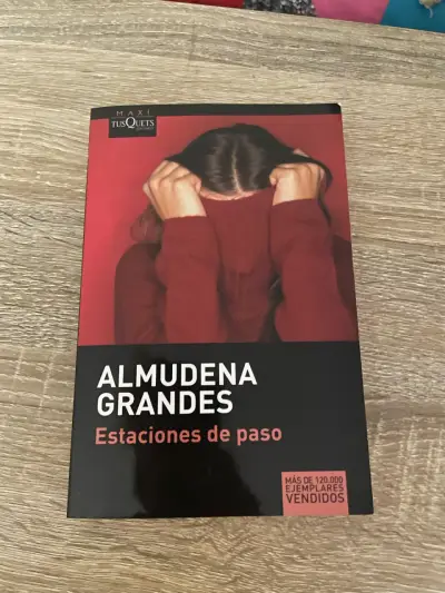 Libro 'Estaciones de paso' de Almudena Grandes - miniatura 1
