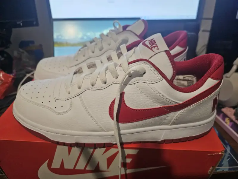 Zapatillas deportivas Nike blancas y rojas - 5