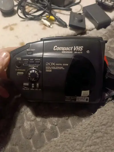 Videocámara JVC Compact VHS-C - miniatura 1