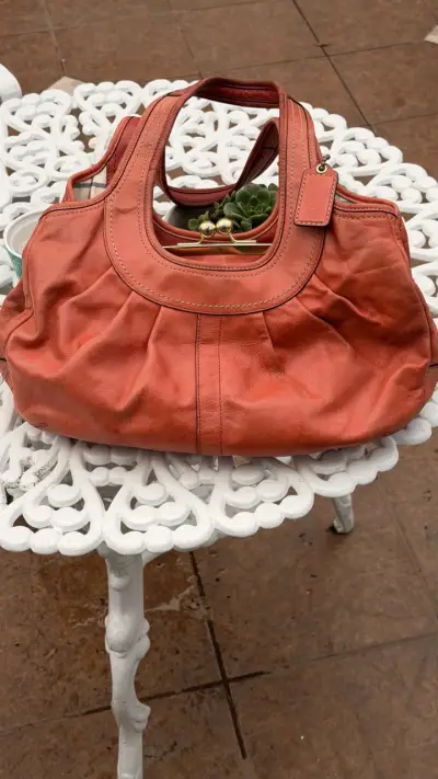 Bolso de cuero coach rojo estilo vintage - miniatura 1