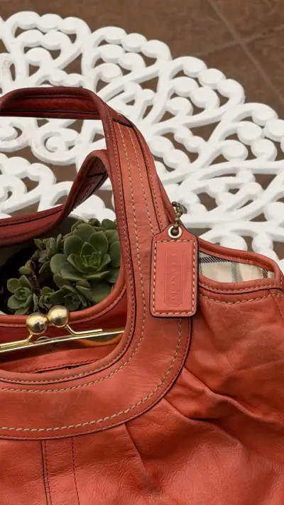 Bolso de cuero coach rojo estilo vintage - miniatura 4