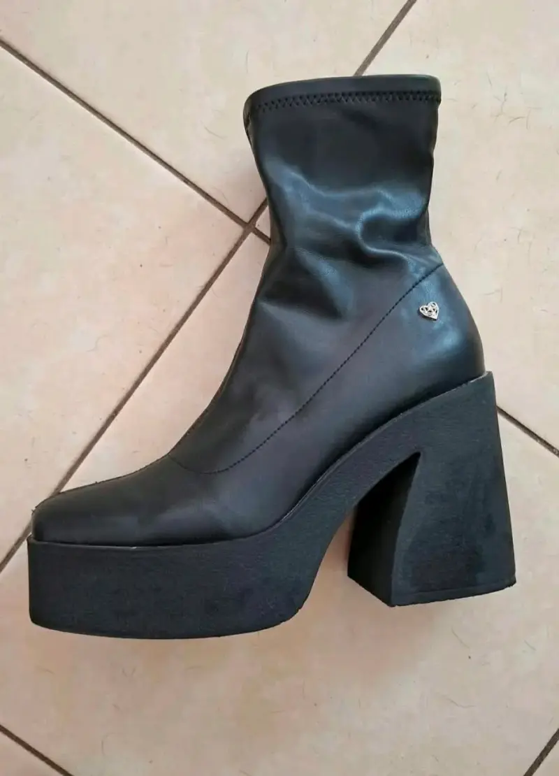 Botines de plataforma negros con tacón alto - 2