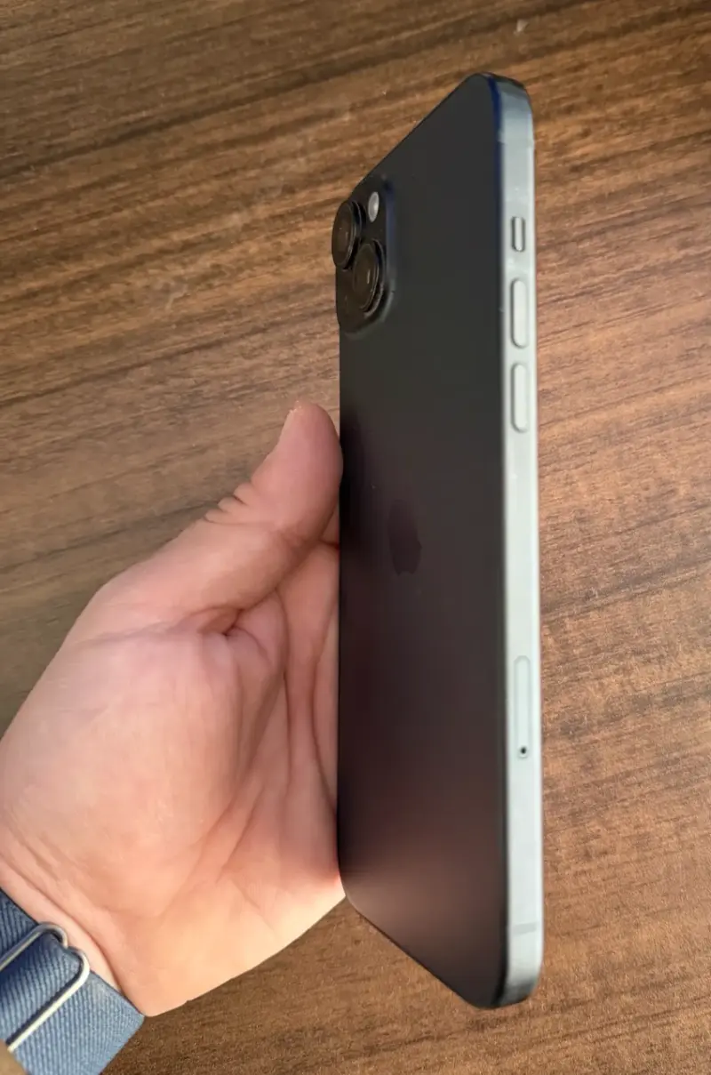 iPhone 15 plus en excelente estado batería al 88% - 2